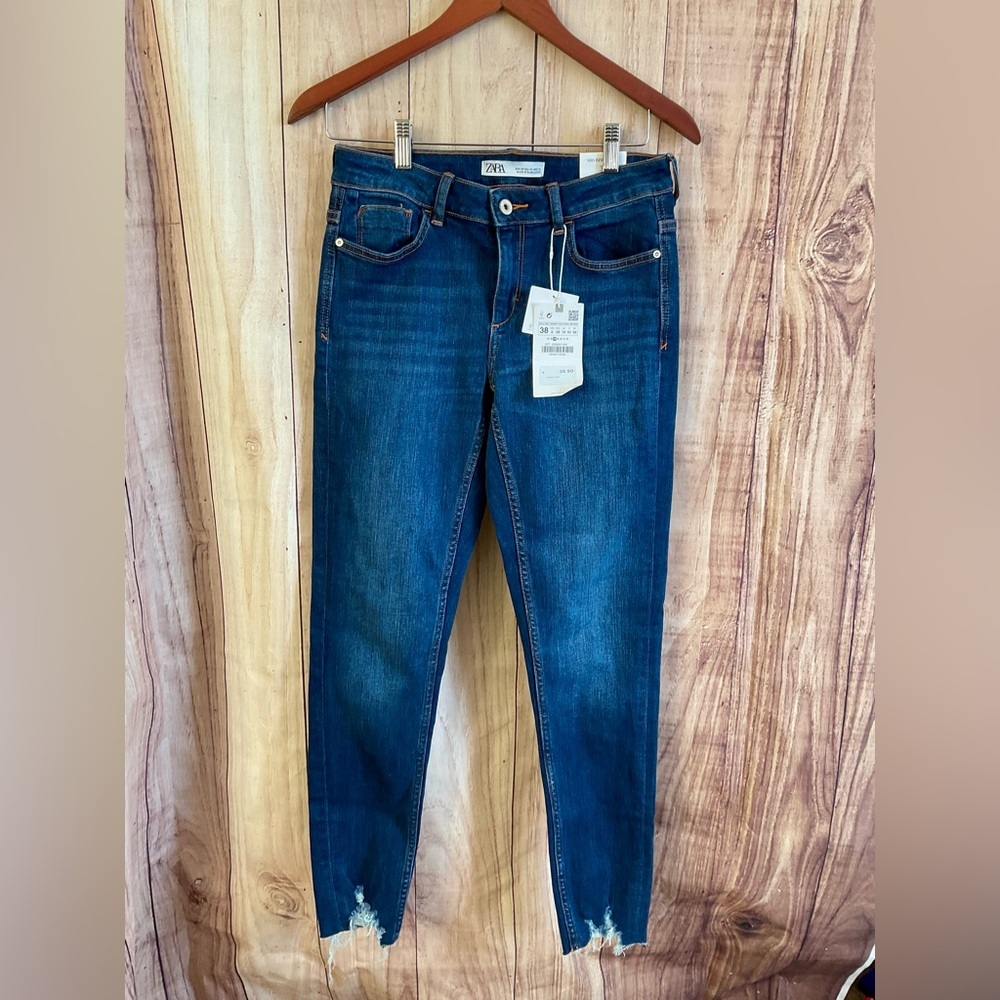ZARA MIDRISE SKINNY JEANS. SIZE 6​